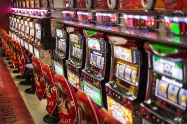 qqnusa link app running on Android and iOS devices side by side showing live casino lobby